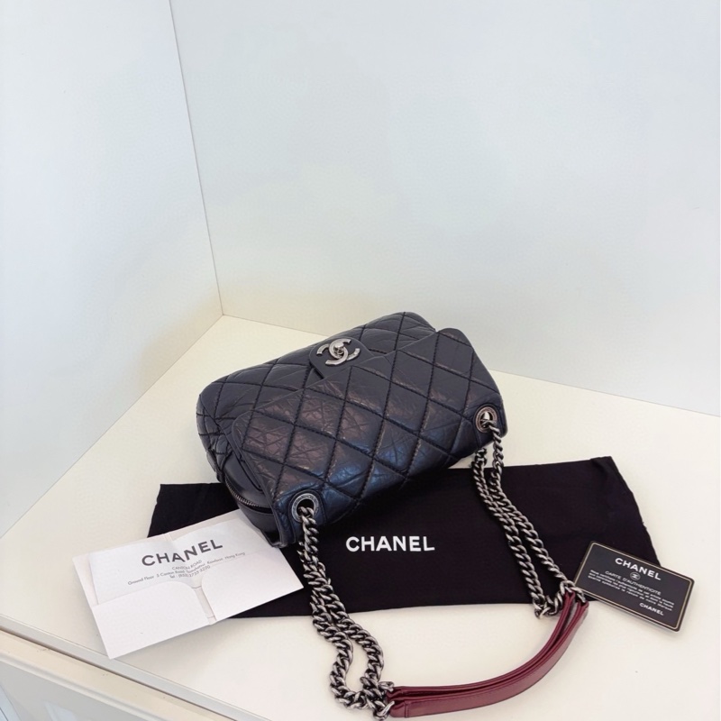 ✨Chanel 黑銀油蠟皮CF 99新 有保卡購證 翻蓋拉鍊設計更安全 日常出門容量足夠🖤-7