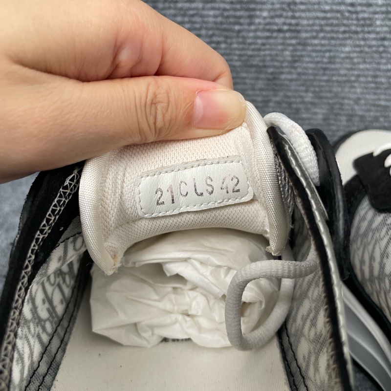 Dior 黑白色麂皮網面運動鞋42碼-3