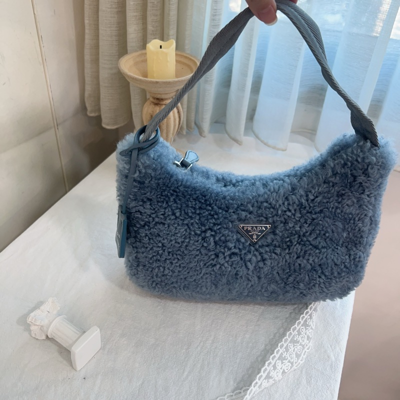 ෆ Prada 絨毛hobo腋下包-6
