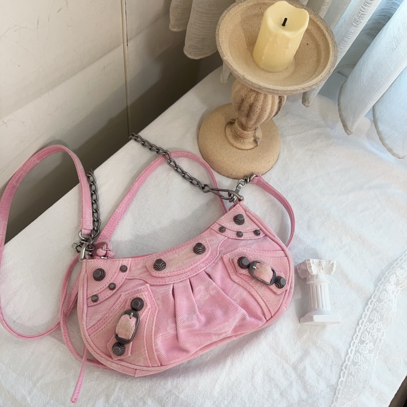 ෆ 巴黎世家  Le Cagole機車包 新月包 辣妹包 嫩粉色🌸-3