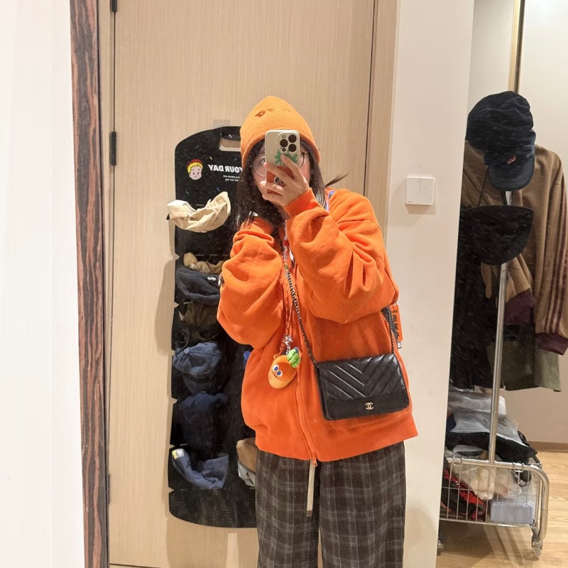 CHANEL 黑金V紋woc肩背斜背鏈條包19*12*4 98新配件保卡塵袋-0