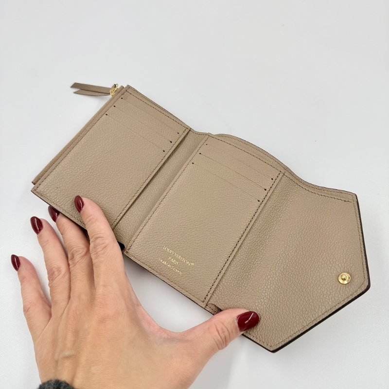 Louis Vuitton - 斑鳩灰牛皮Empreinte 短夾-5