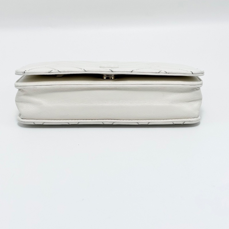 CHANEL 奶白色金扣菱格紋縫線woc肩背斜背包 19*12*4 98新配件盒子塵袋-4