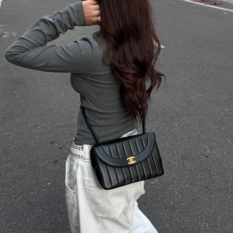 【極新🎁】 Chanel Diana 香奈兒 黛妃包 黑金羊皮 絕版稀有釋出！-1