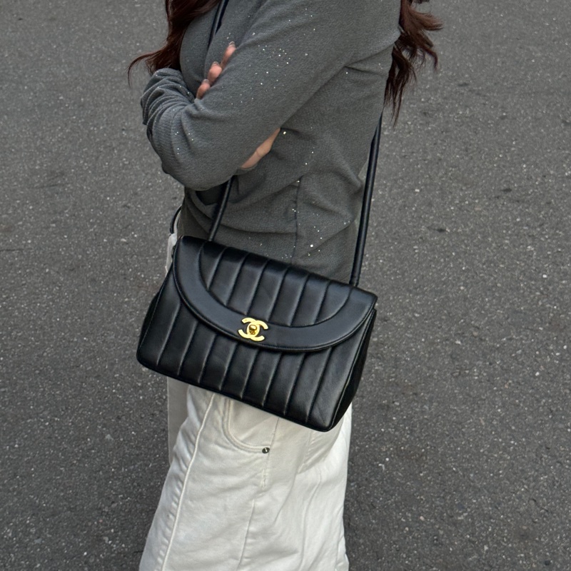 【極新🎁】 Chanel Diana 香奈兒 黛妃包 黑金羊皮 絕版稀有釋出！-3