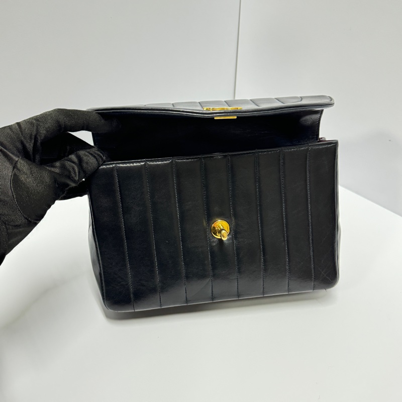 【極新🎁】 Chanel Diana 香奈兒 黛妃包 黑金羊皮 絕版稀有釋出！-19