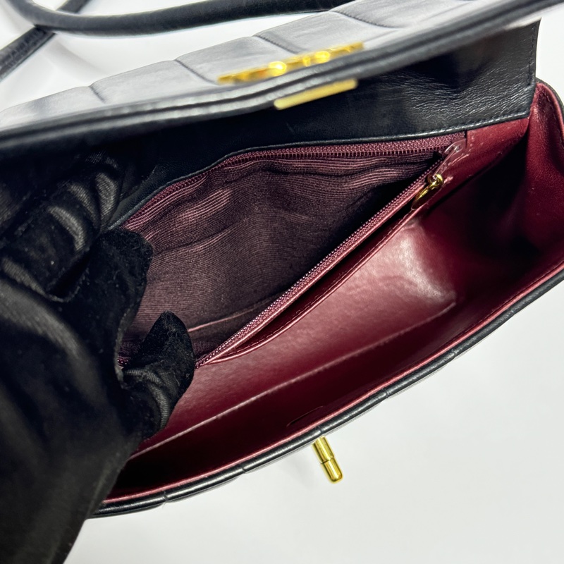 【極新🎁】 Chanel Diana 香奈兒 黛妃包 黑金羊皮 絕版稀有釋出！-23