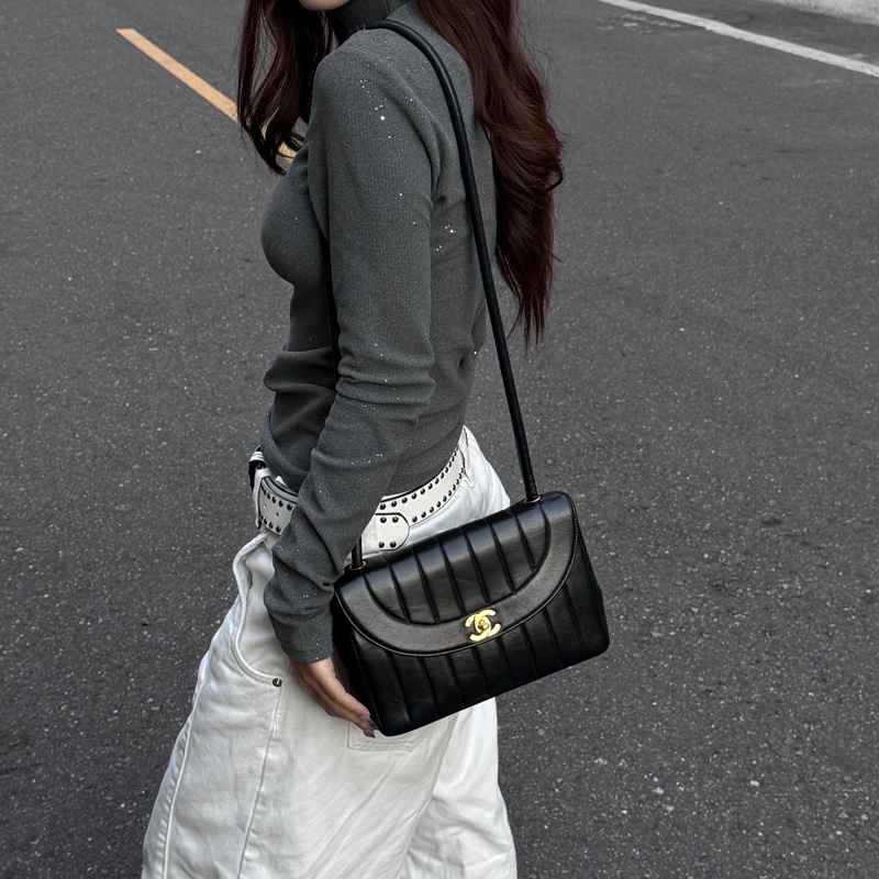 【極新🎁】 Chanel Diana 香奈兒 黛妃包 黑金羊皮 絕版稀有釋出！-28