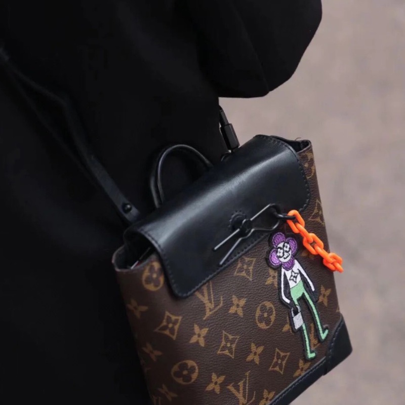 LV 21ss秀款限量Steamer Nano稻草人包 15*18*7.5 98新配件塵袋-0