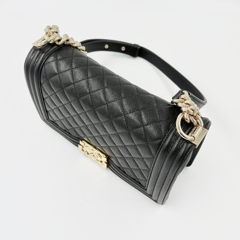 CHANEL - 黑色荔枝皮淡金釦BOY 25斜背包-3