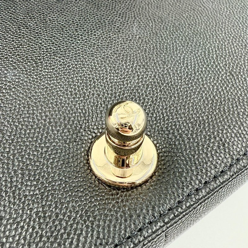 CHANEL - 黑色荔枝皮淡金釦BOY 25斜背包-15