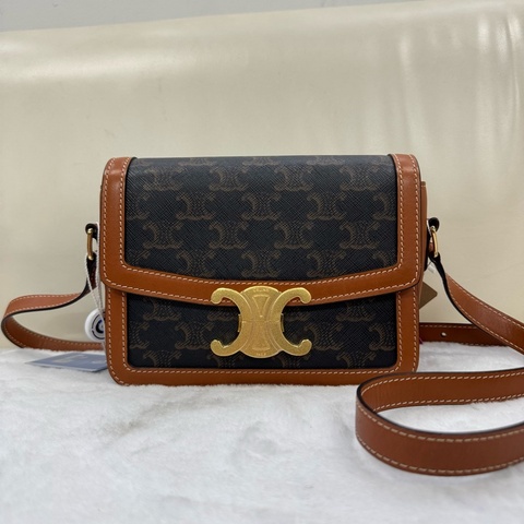 Celine 凱旋門Triomphe老花凱旋門豆腐包Teen單肩背包