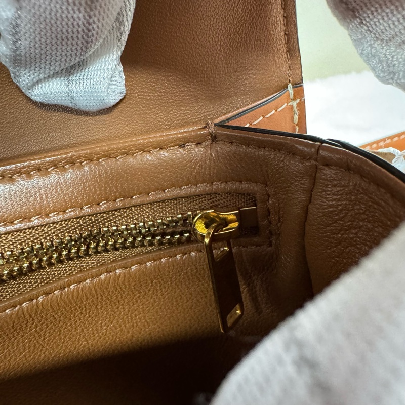 Celine 凱旋門Triomphe老花凱旋門豆腐包Teen單肩背包-14