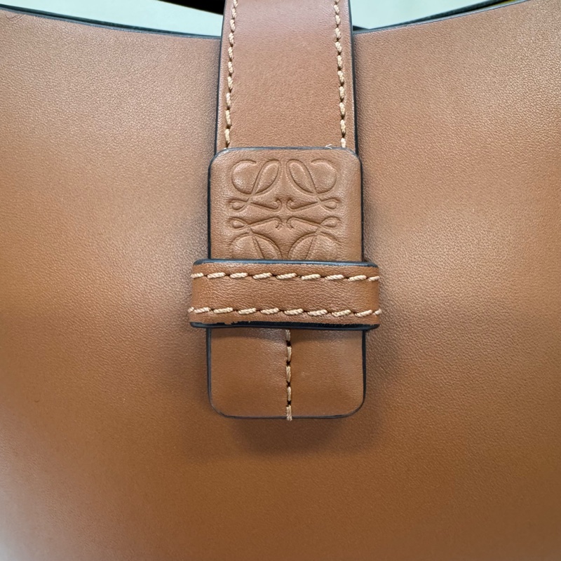 Loewe 焦糖棕 Molded bucket bag復古博物館系列水桶單肩包-1