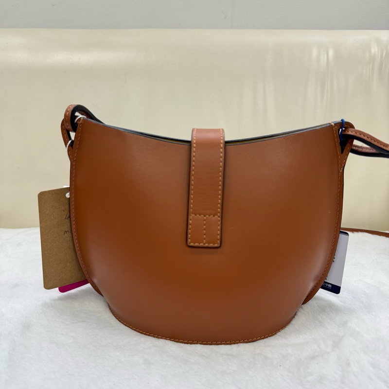 Loewe 焦糖棕 Molded bucket bag復古博物館系列水桶單肩包-2