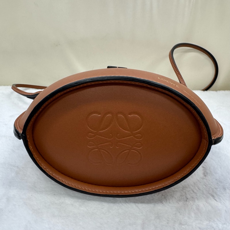 Loewe 焦糖棕 Molded bucket bag復古博物館系列水桶單肩包-7