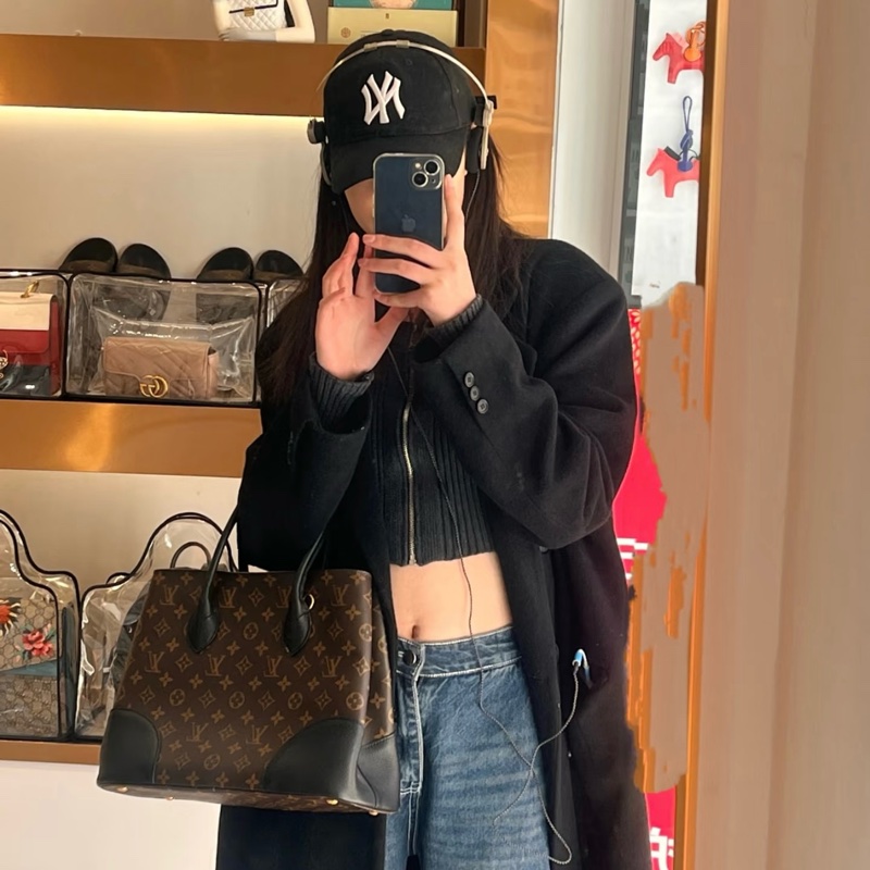 【超稀有釋出👑】 LV Flandrin 經典老花 肩背包 （專櫃12.5萬！）-17