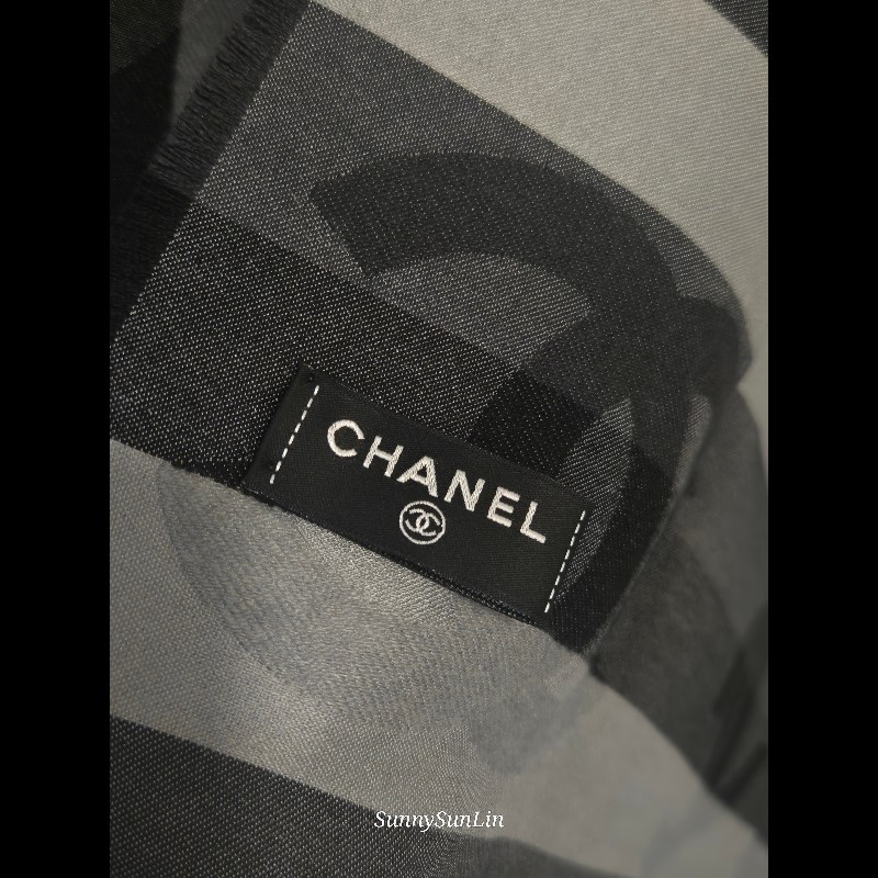 Chanel 黑灰條紋 CC Logo 圍巾 🈶購證 絲巾 披肩 全新-6
