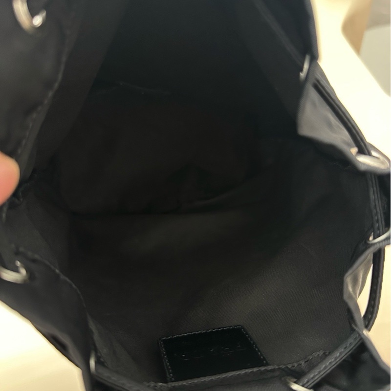 PRADA肩背水桶包(肩帶可拆-6