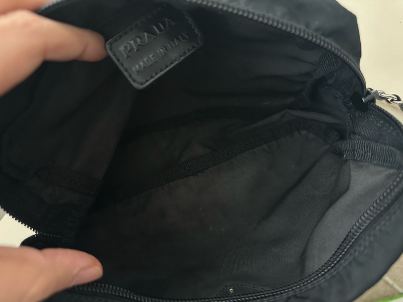 Prada斜背包-6