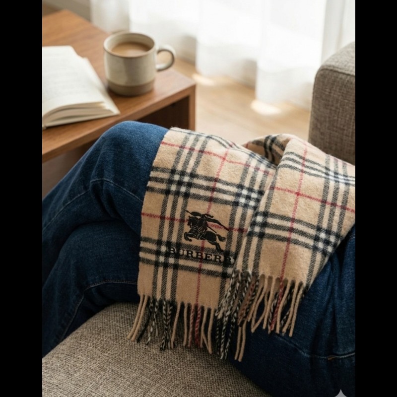 Burberry 100% 純羊毛 輕披肩 膝上毯 蓋毯 黑標-0