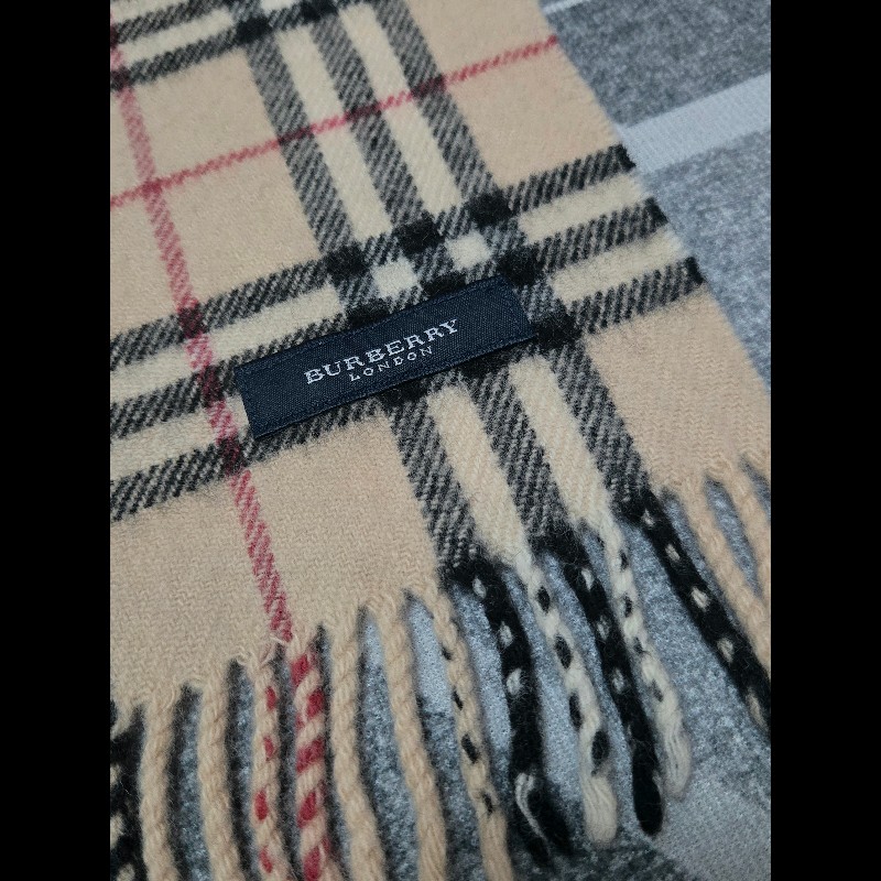 Burberry 100% 純羊毛 輕披肩 膝上毯 蓋毯 黑標-3