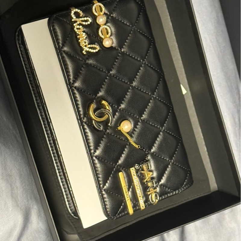 【Kate Wang 同款】CHANEL 2022 年限定版 - 22C 限定版徽章 WOC(晶片版)-0