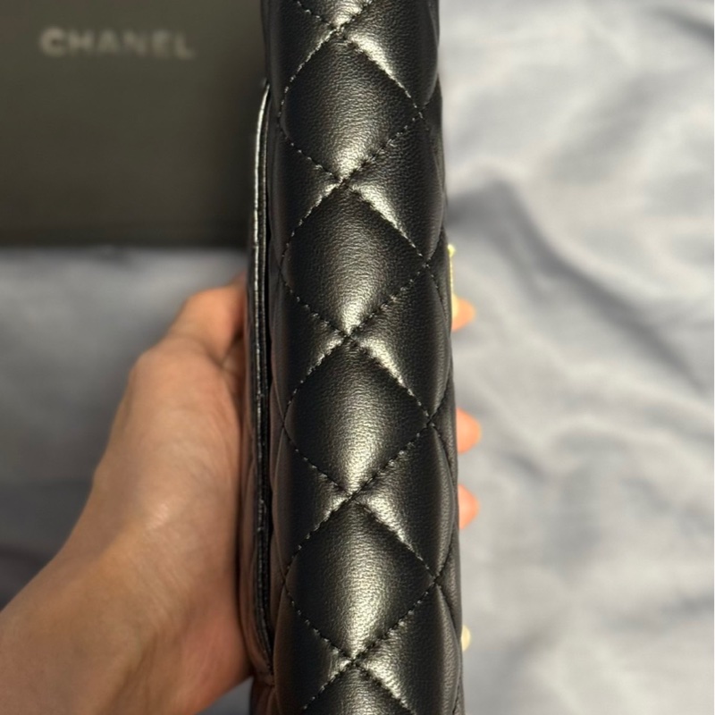 【Kate Wang 同款】CHANEL 2022 年限定版 - 22C 限定版徽章 WOC(晶片版)-8