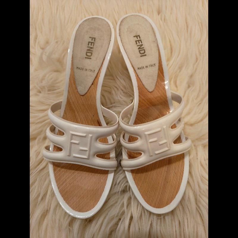 Fendi 芬迪木頭白色涼鞋-5