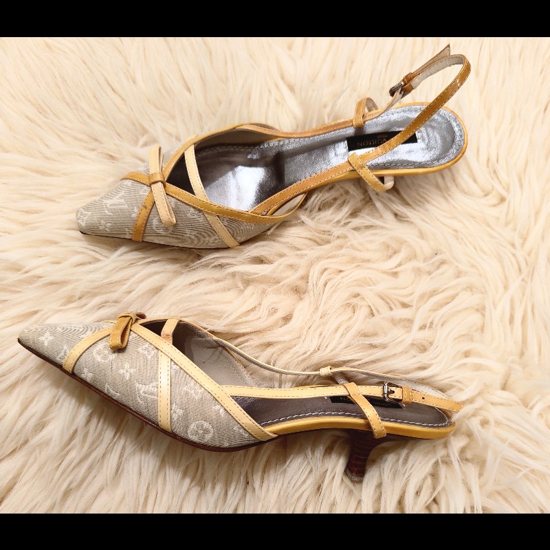 LV 老花灰底尖頭中跟鞋-10