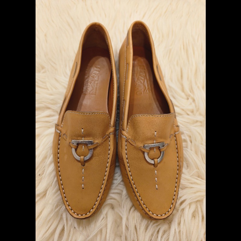 Ferragamo 深駝色平底鞋-0