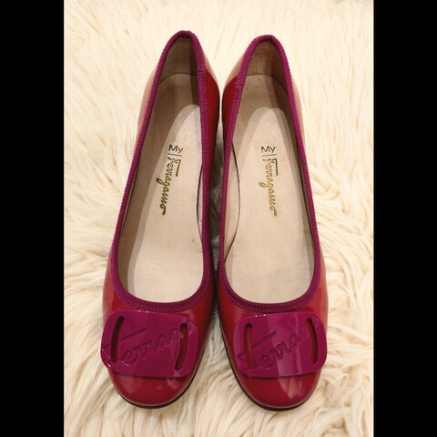 Ferragamo 紫色logo牌紅色平底鞋