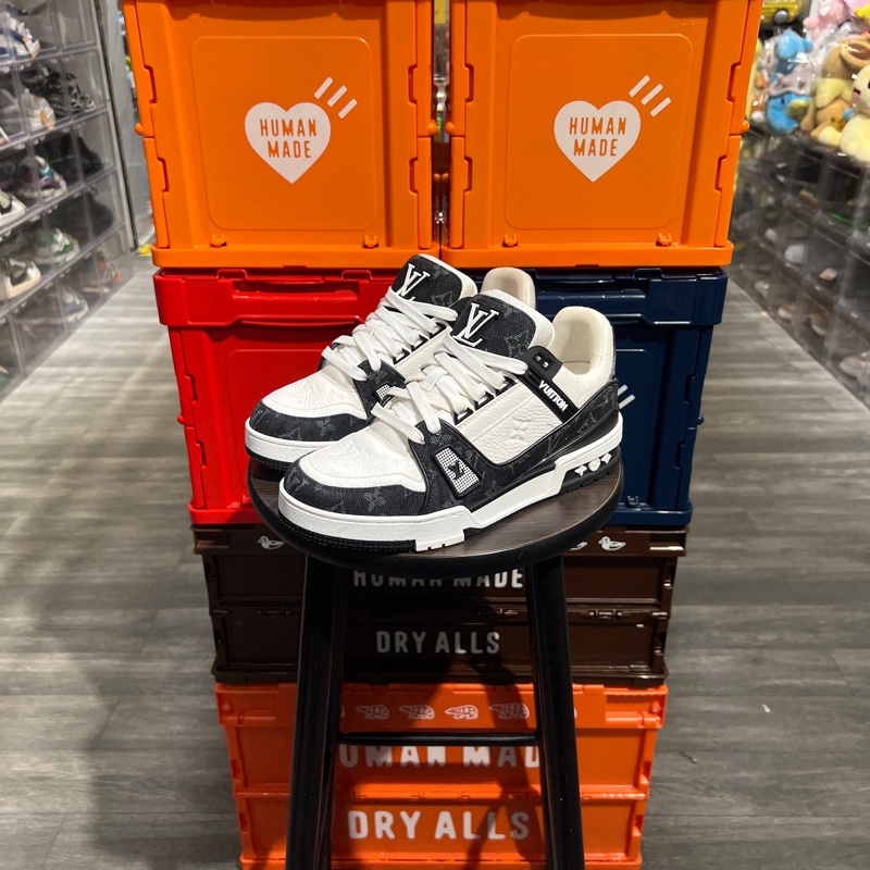 Lv trainer黑牛仔Uk5.5-0