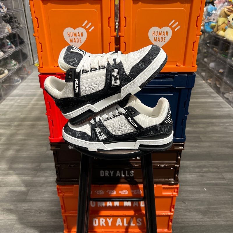 Lv trainer黑牛仔Uk5.5-2