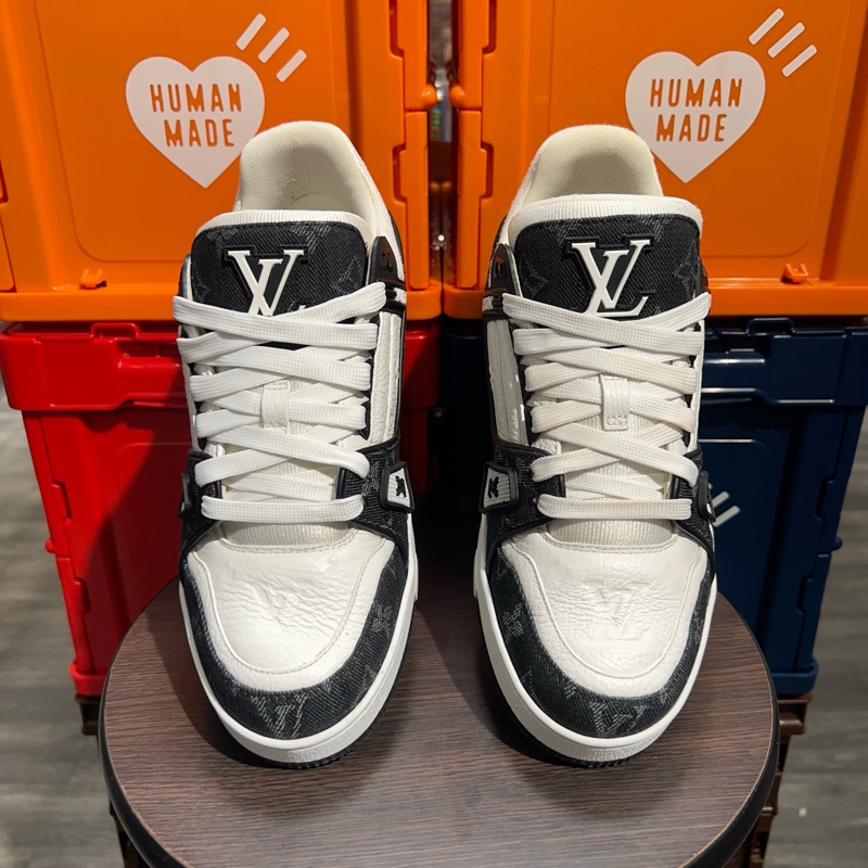 Lv trainer黑牛仔Uk5.5-3