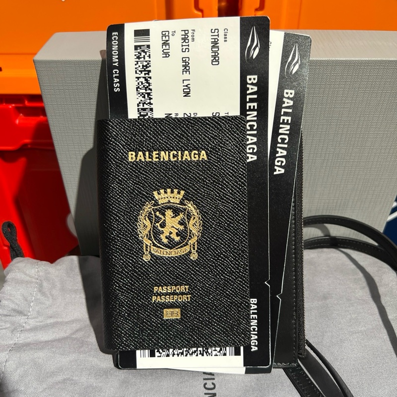 巴黎世家 護照長夾斜挎包-5