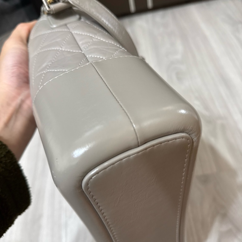 Chanel 流浪包 中號 Gabrielle 灰色-2