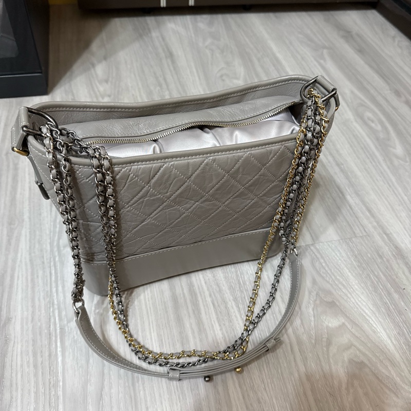 Chanel 流浪包 中號 Gabrielle 灰色-4