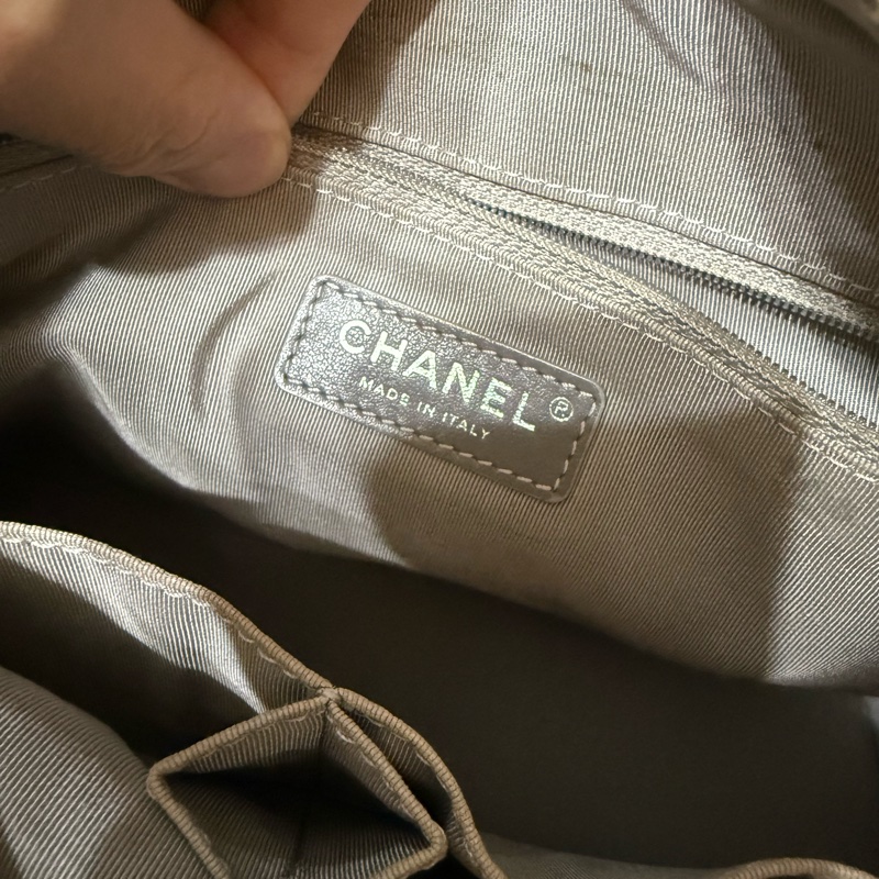 Chanel 流浪包 中號 Gabrielle 灰色-14