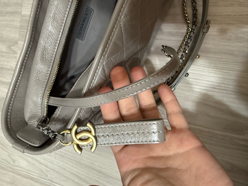 Chanel 流浪包 中號 Gabrielle 灰色-15