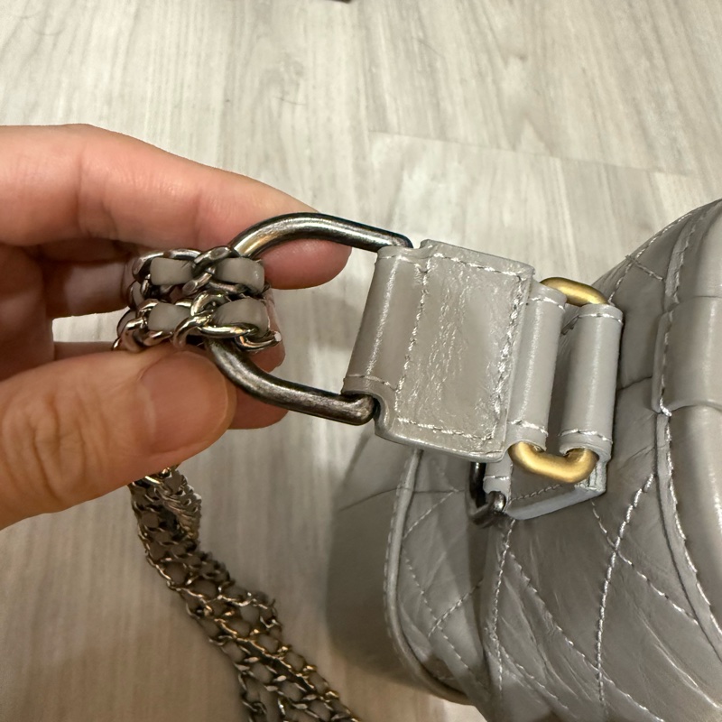 Chanel 流浪包 中號 Gabrielle 灰色-20