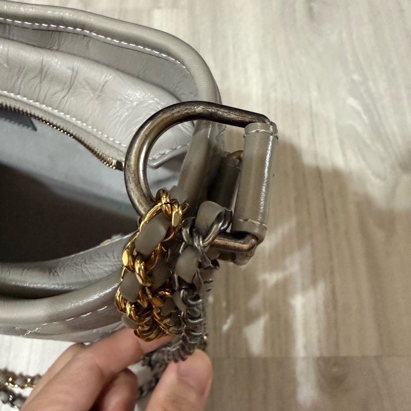 Chanel 流浪包 中號 Gabrielle 灰色-21