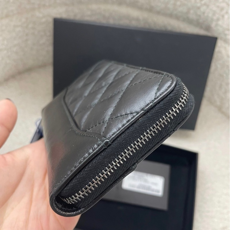 Chanel黑色流浪拉鍊錢包-1