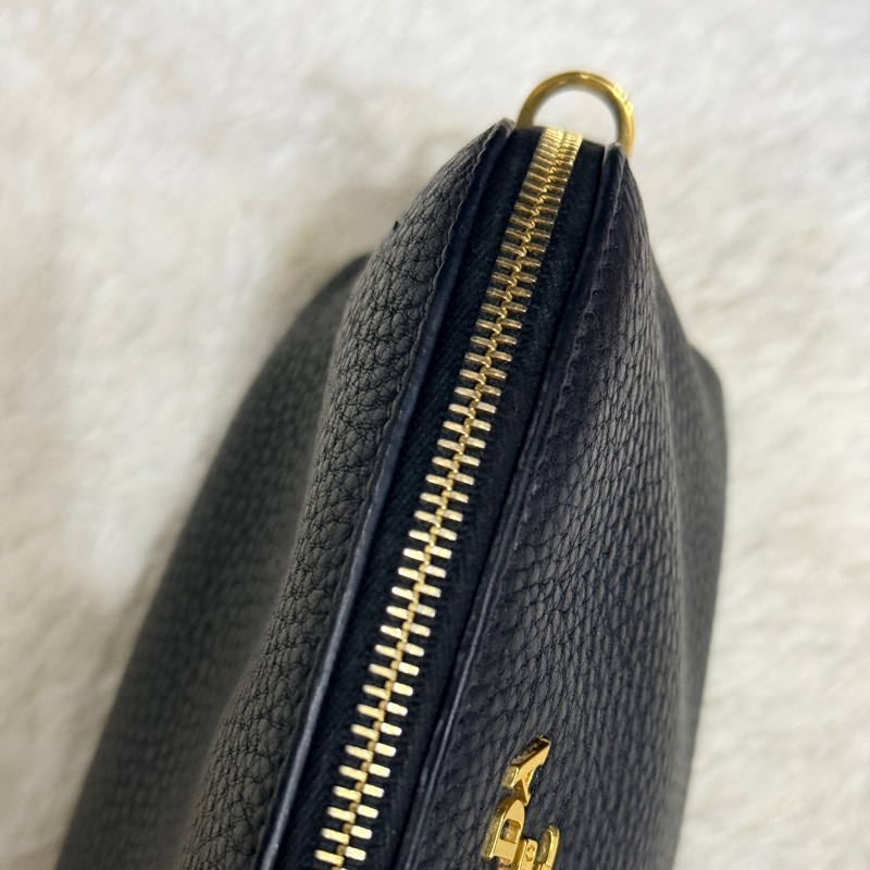 年前出清價甜賣一週🔥黑色Prada有質感的真皮 收納包 化妝包 內膽包 拉鏈包包-21
