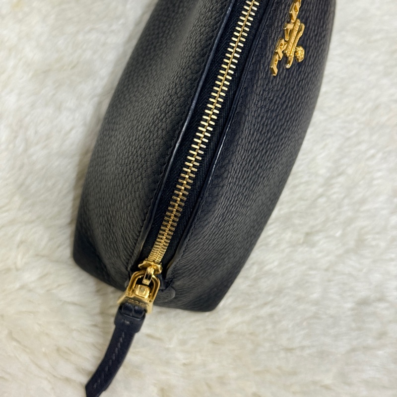 年前出清價甜賣一週🔥黑色Prada有質感的真皮 收納包 化妝包 內膽包 拉鏈包包-23