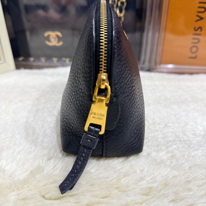 黑色Prada有質感的真皮 收納包 化妝包 內膽包 拉鏈包包-8