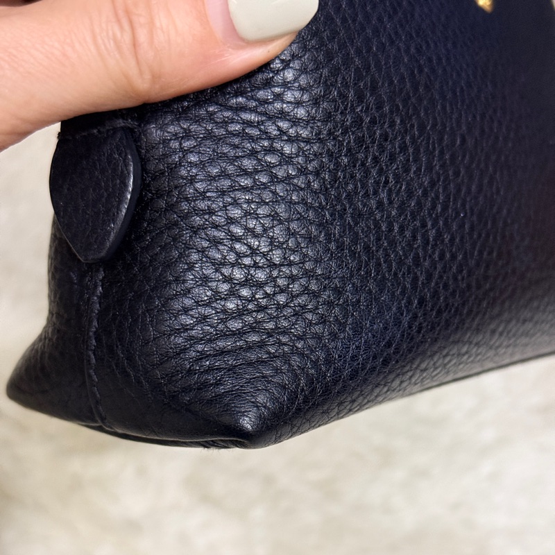 黑色Prada有質感的真皮 收納包 化妝包 內膽包 拉鏈包包-10