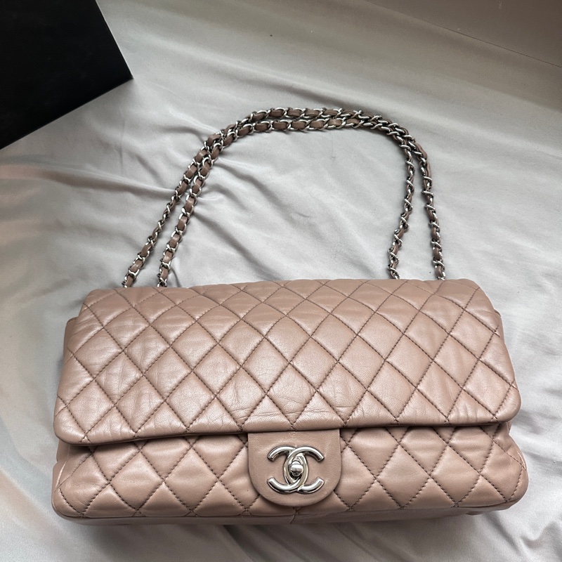 Chanel香奈兒卡其裸色CF單肩斜背機場包 14開 (極珍稀雨衣包)-1