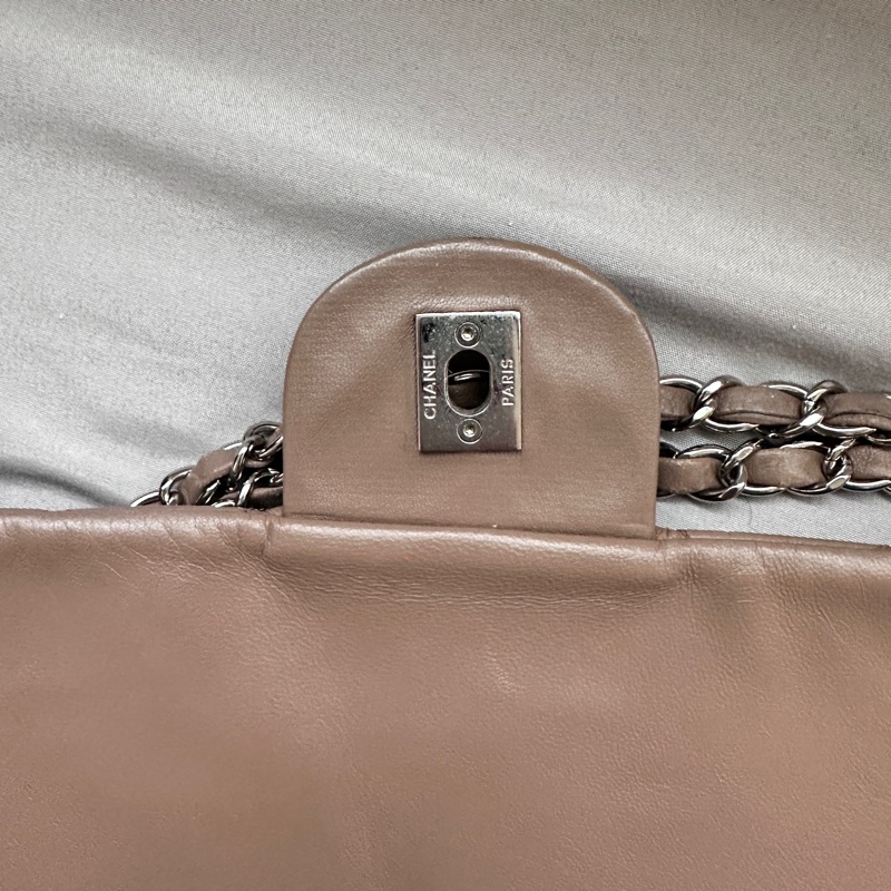 Chanel香奈兒卡其裸色CF單肩斜背機場包 14開 (極珍稀雨衣包)-2