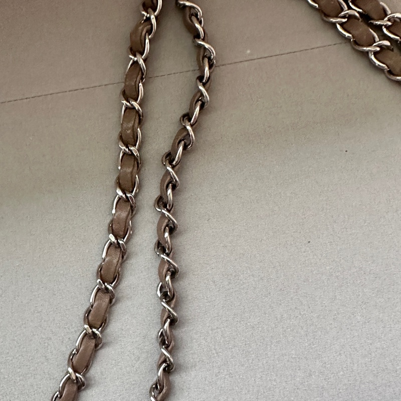 Chanel香奈兒卡其裸色CF單肩斜背機場包 14開 (極珍稀雨衣包)-27